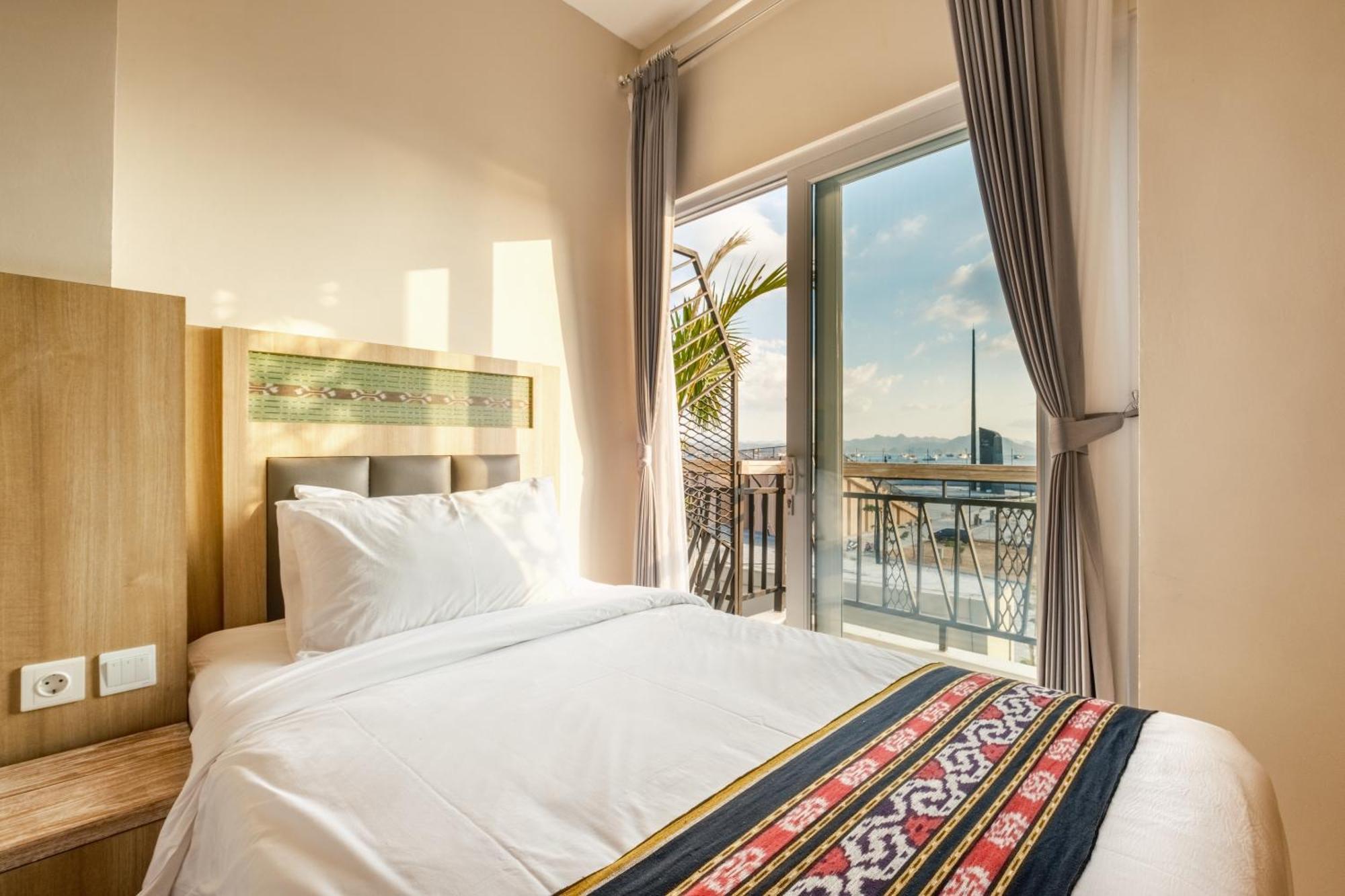 Dejavu 2.0 Hotel Bajo Komodo Labuan Bajo Exterior foto